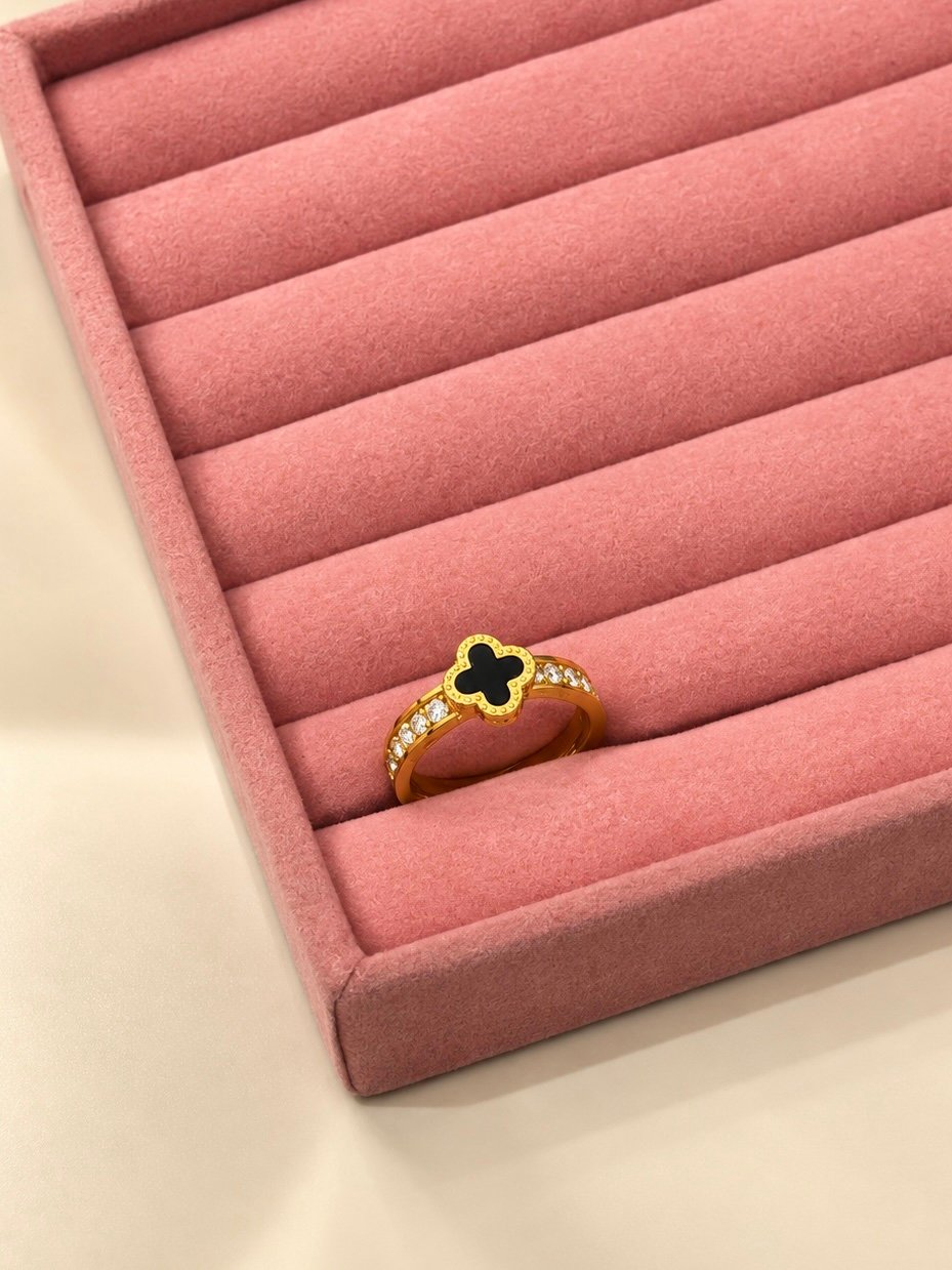 Noir Clover Ring - Image 2